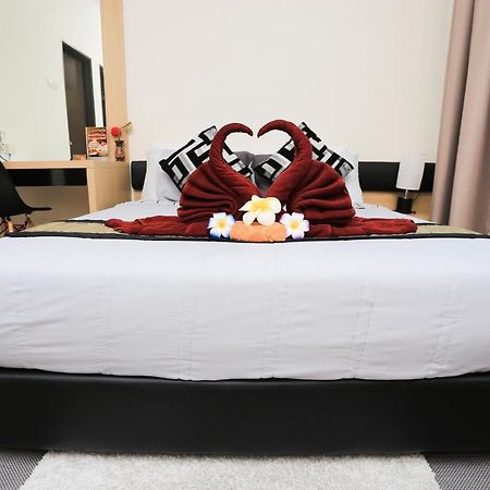 Mlh Deluxe Studio Suites @ Landmark Residence Cheras Esterno foto