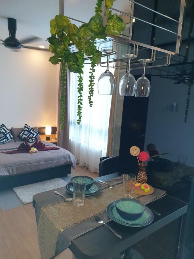 Mlh Deluxe Studio Suites @ Landmark Residence Cheras Esterno foto