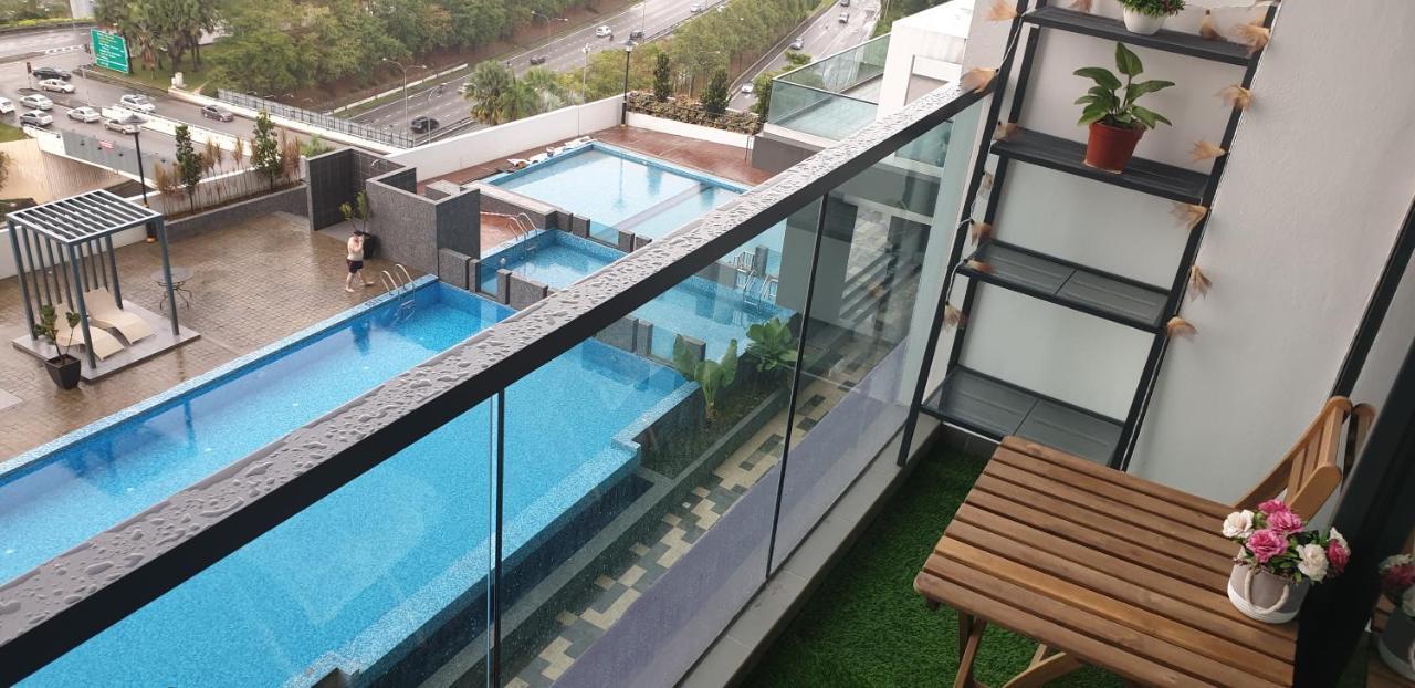 Mlh Deluxe Studio Suites @ Landmark Residence Cheras Esterno foto